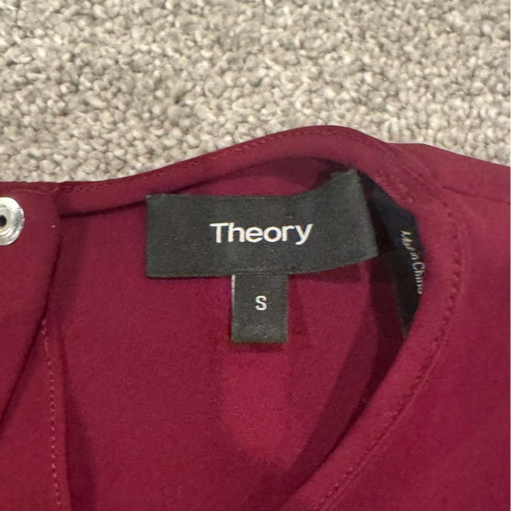 Theory "Bringham" blouse in classic silk georgette burgundy size small like new - Picture 6 of 11